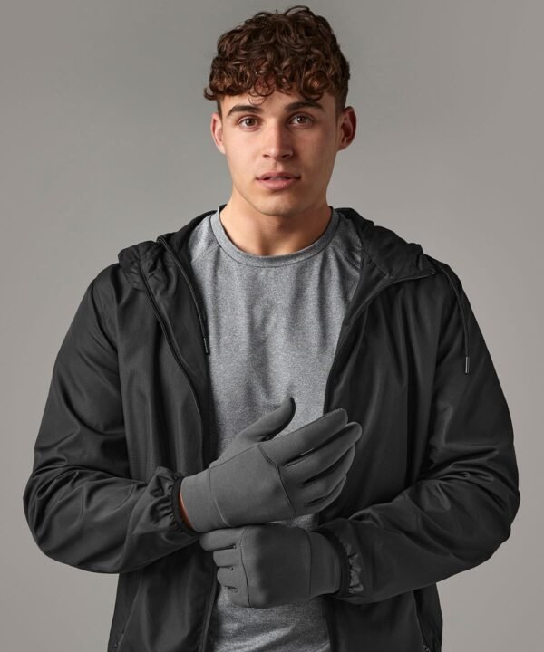 Beechfield Softshell sports tech gloves - Softshell Jacket | Xcel UK