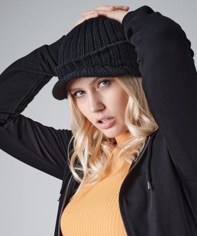 Beechfield Peaked beanie - Beanie Hat | Xcel UK