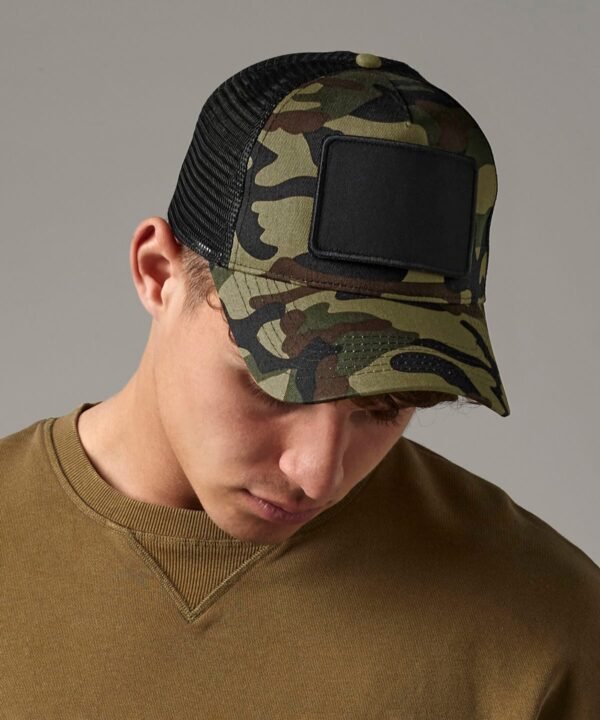 Beechfield Patch snapback trucker - Caps | Xcel UK