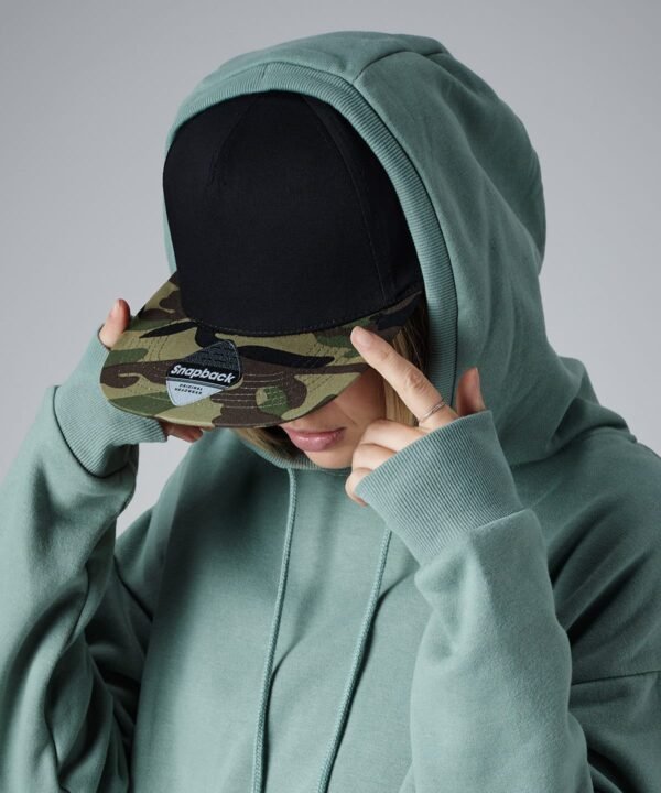 Beechfield Camo snapback - Caps | Xcel UK