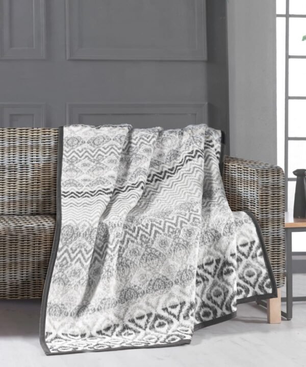& Living Au-nat luxury blanket - Blankets | Xcel UK